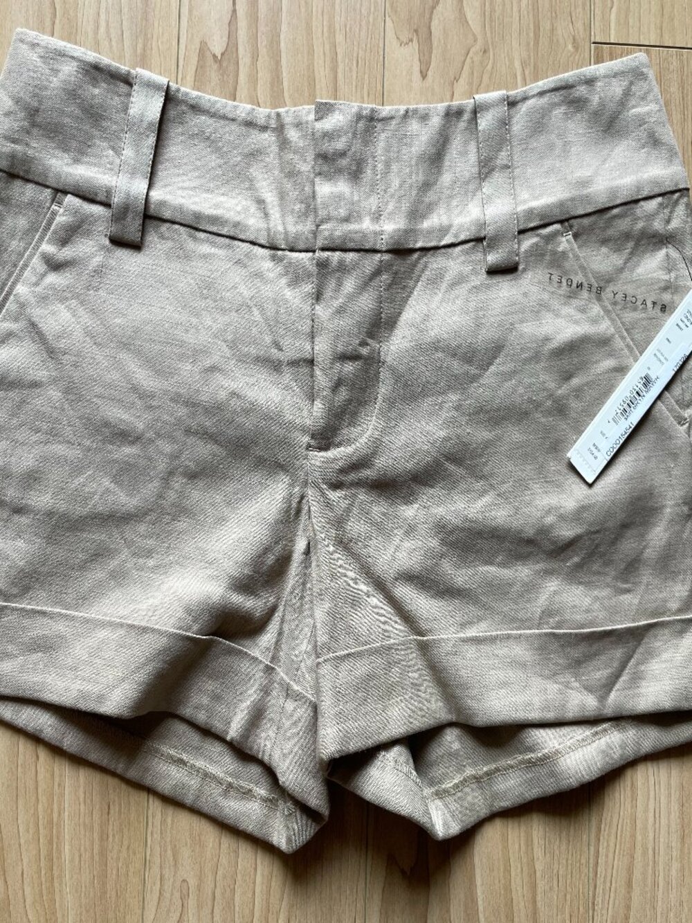 Alice + Olivia Cady Cuff Short